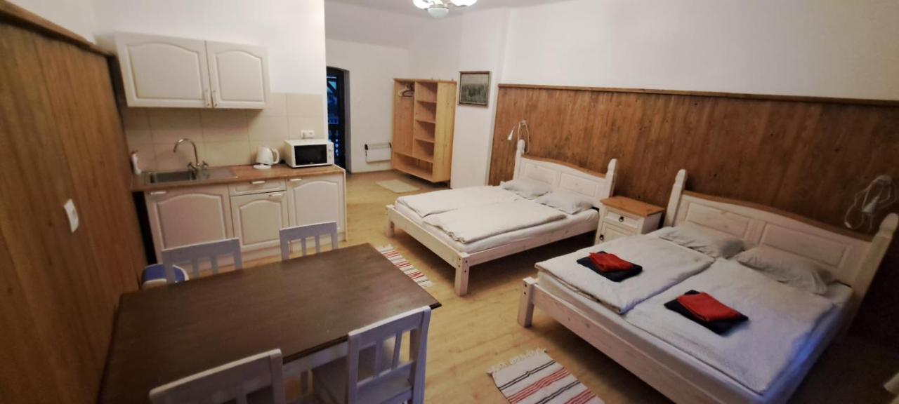Penzion A Restaurace U Baby Subrovy Otel Kokorin Dış mekan fotoğraf