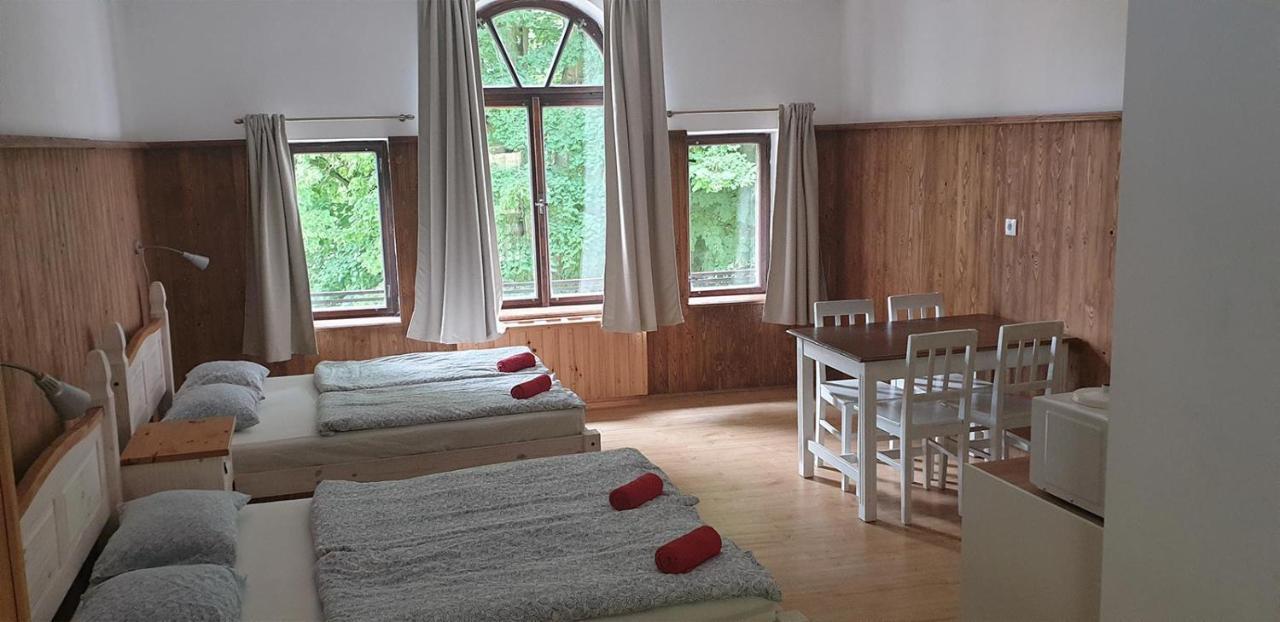Penzion A Restaurace U Baby Subrovy Otel Kokorin Dış mekan fotoğraf